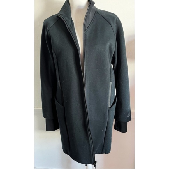 Nike • Sportwear Black Longer Length Water Repellant Tech Fleece Jacket - Picture 1 of 6